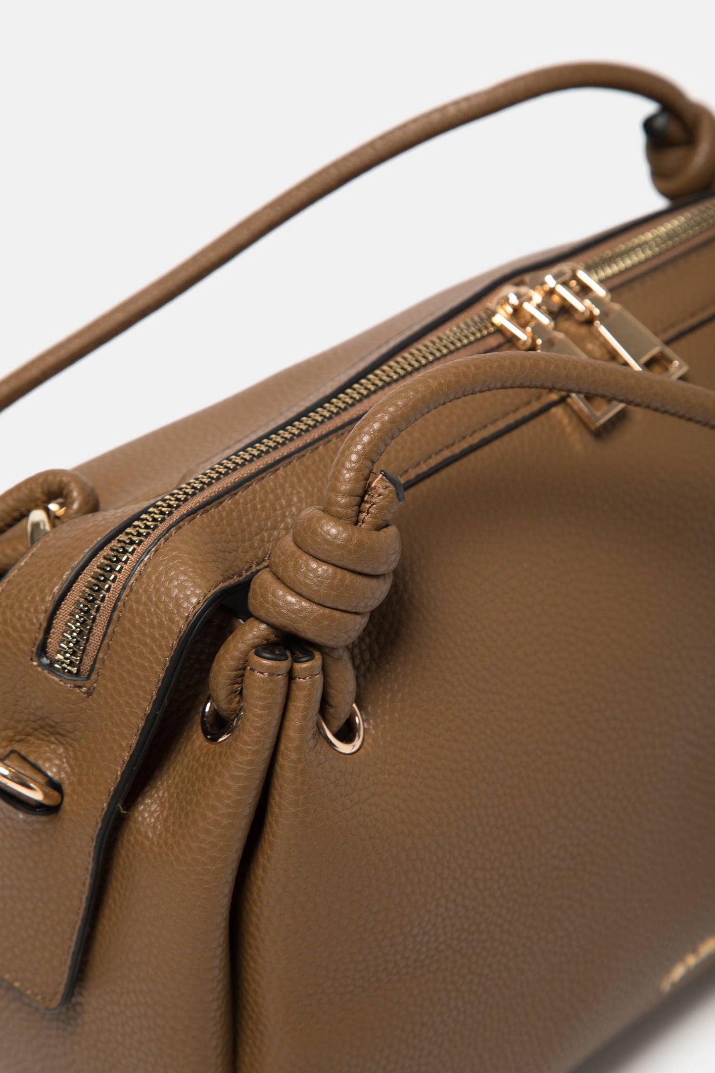Borsa a spalla in ecopelle con tracolla regolabile