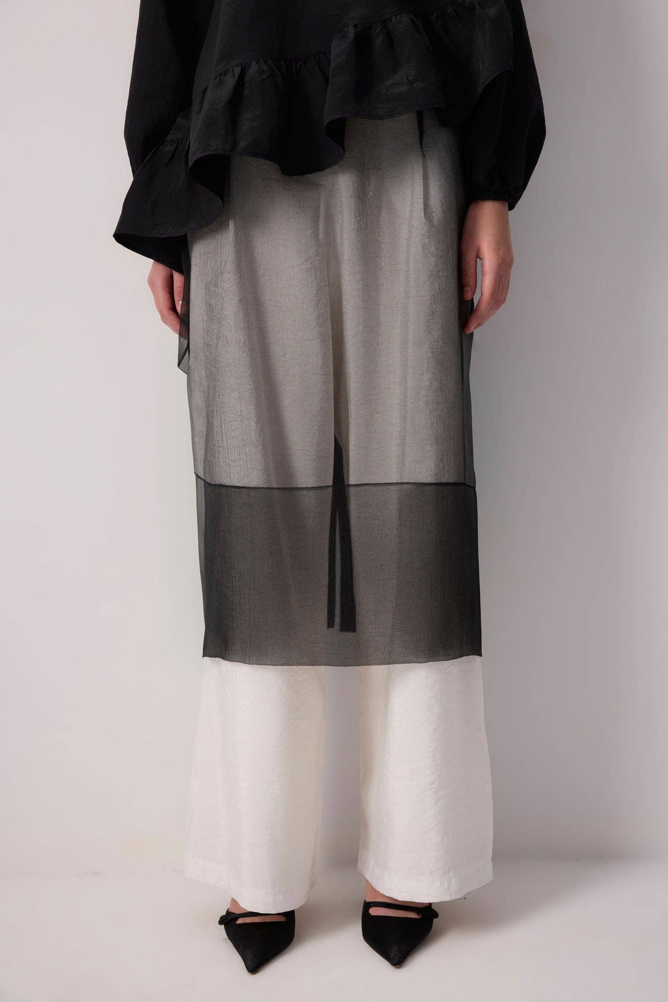 Gonna in organza nera trasparente