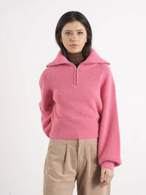 Maglia a costine con zip e collo ampio