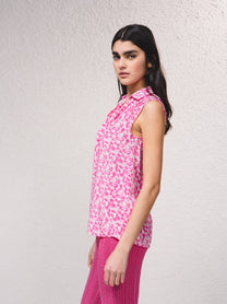 Blusa in raso stampato senza maniche con scollo a V