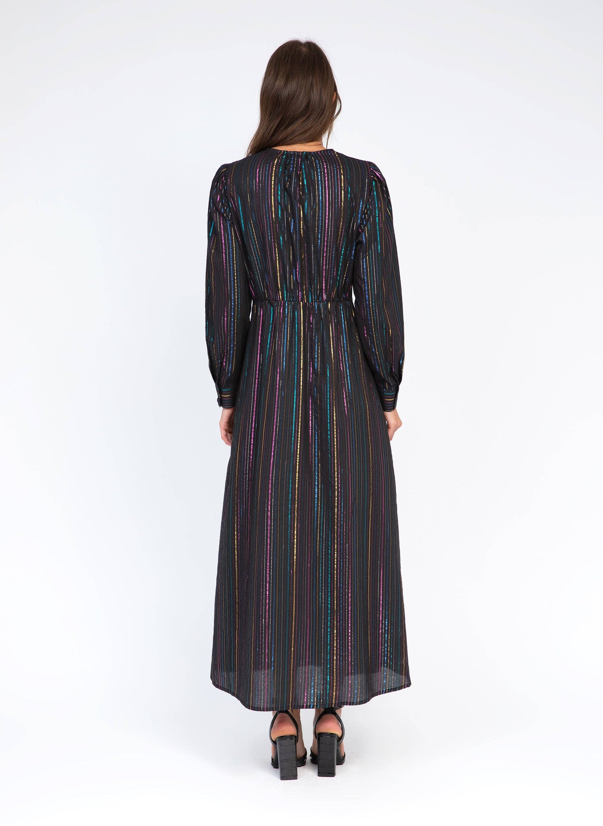 Abito lungo nero Ozane con righe multicolor effetto lurex