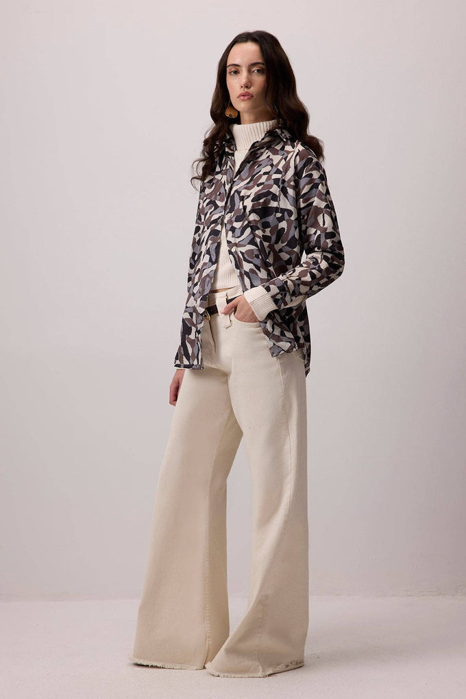 Camicia oversize in viscosa con stampa astratta