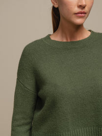 Maglione crop da donna in maglia morbida girocollo