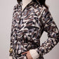 Camicia oversize in viscosa con stampa astratta
