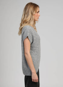 Maglione smanicato oversize girocollo in maglia spessa