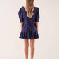 Abito corto blu con maniche a sbuffo