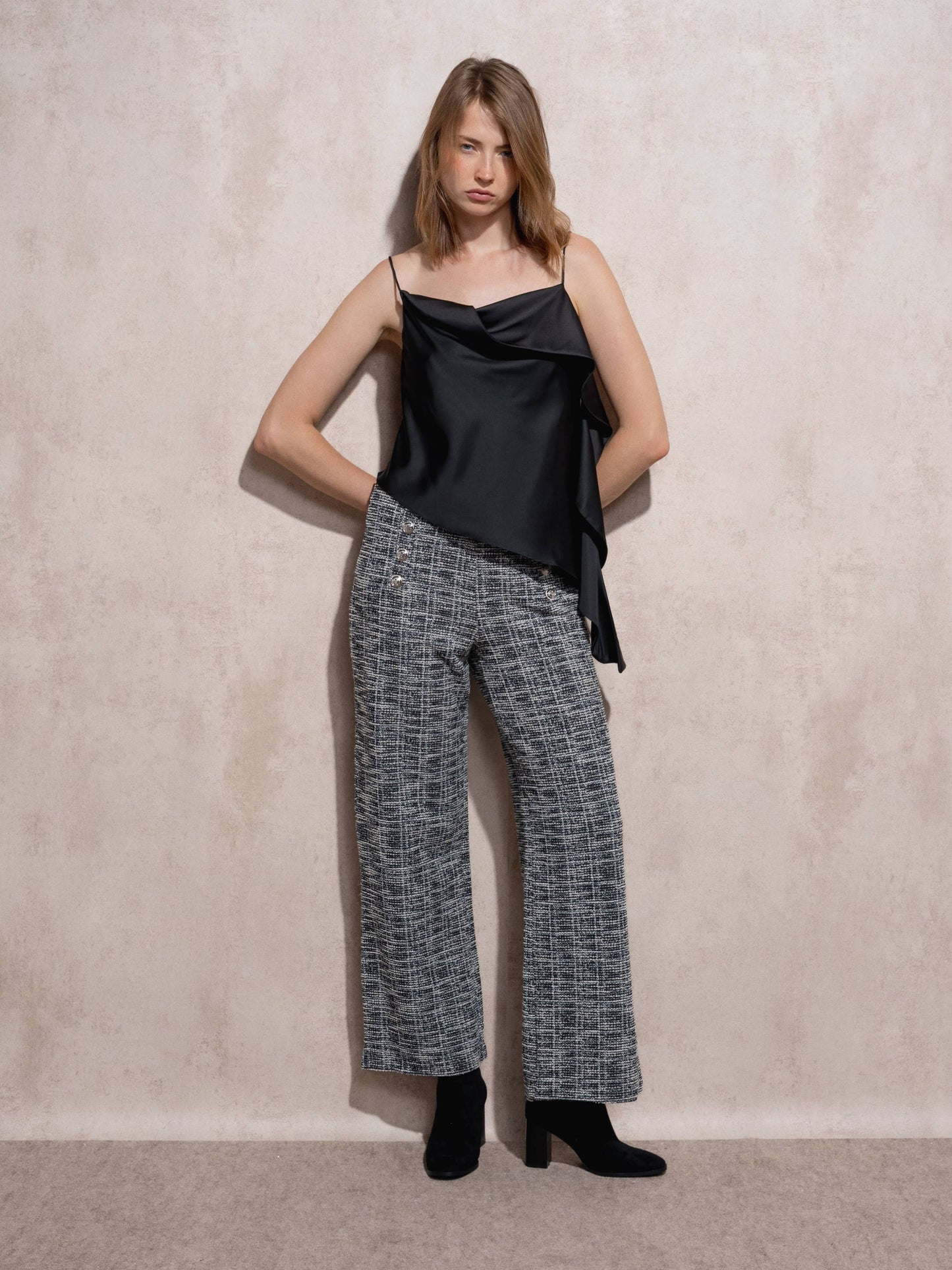 Top fluido drappeggiato con spalline sottili