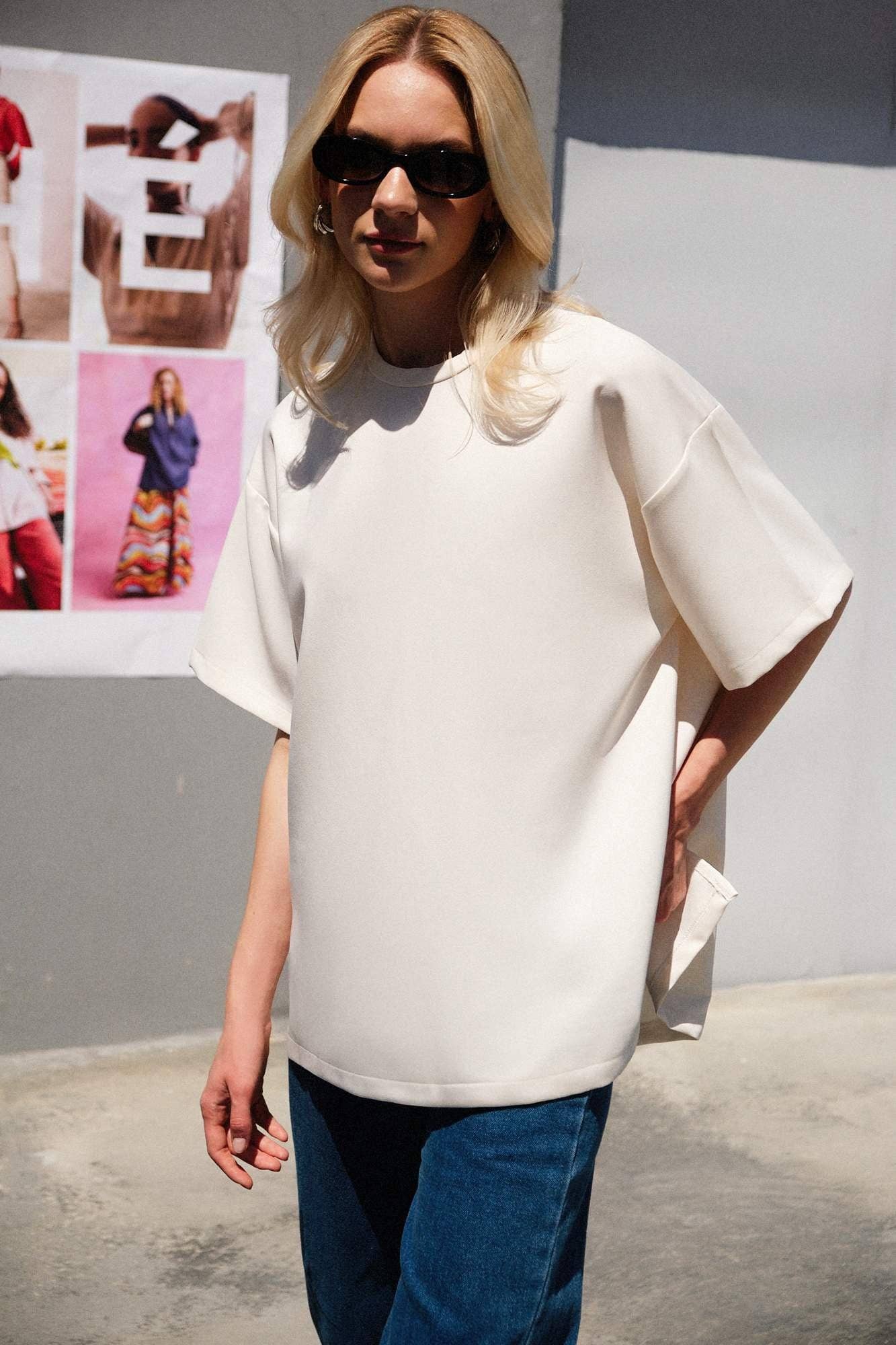 T-shirt in crepe oversize a maniche corte