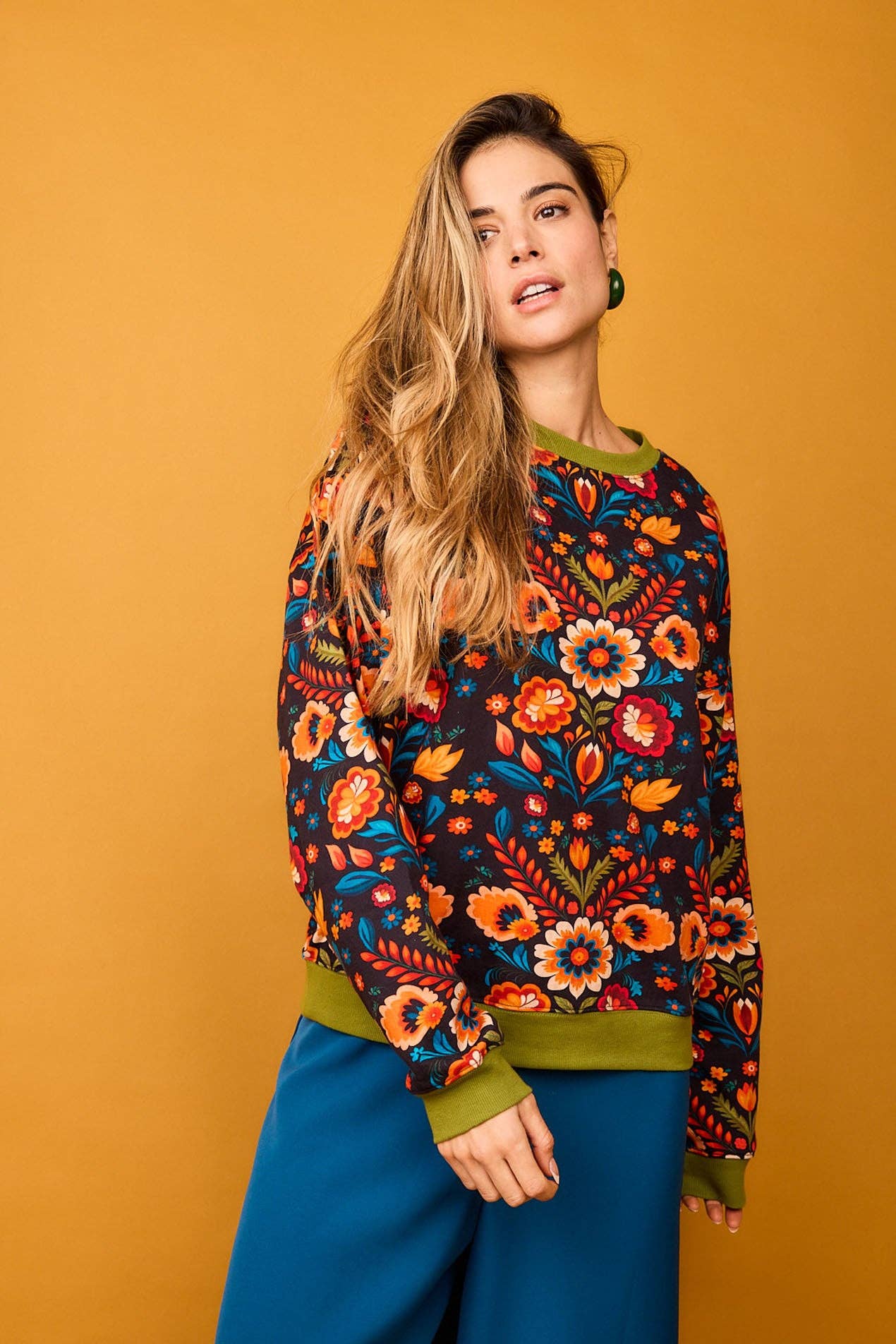 Felpa in cotone con stampa folk floreale