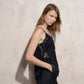 Top in raso con dettagli in pizzo