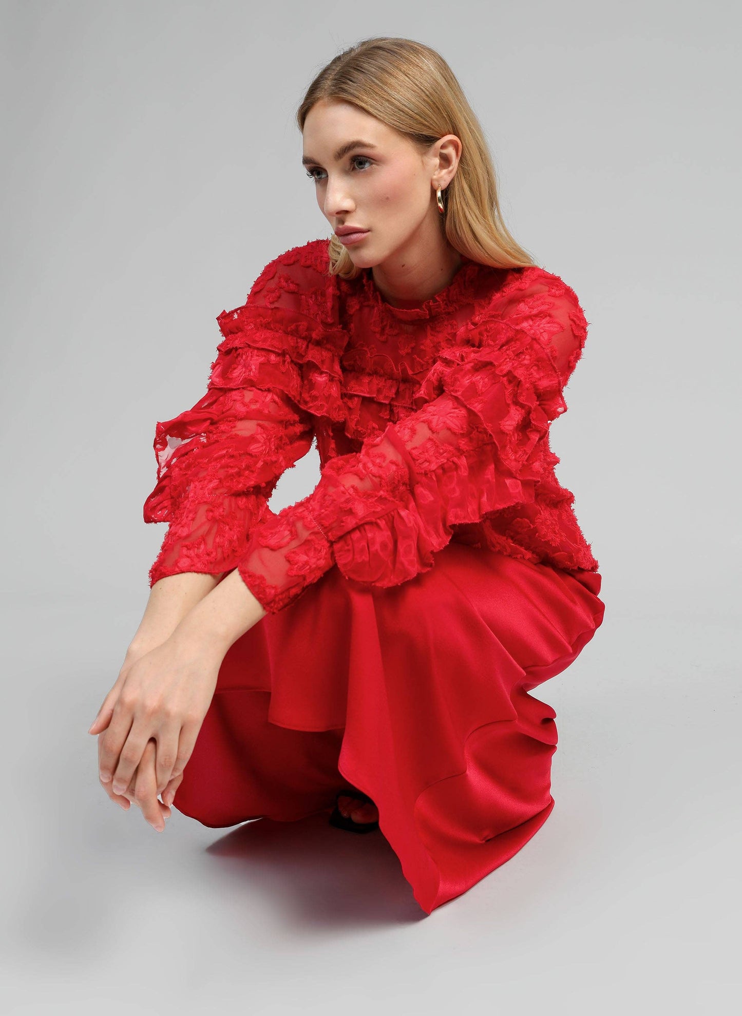 Blusa Soely rossa trasparente jacquard con volant