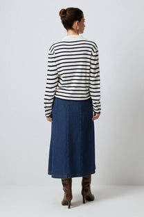 Maglione a righe con colletto polo