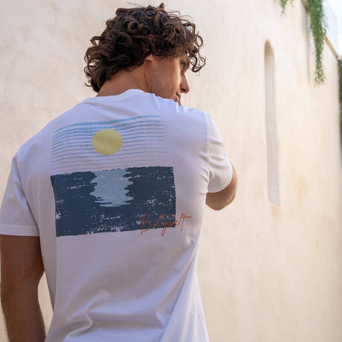 T-shirt vintage in cotone biologico con stampa tramonto bianca