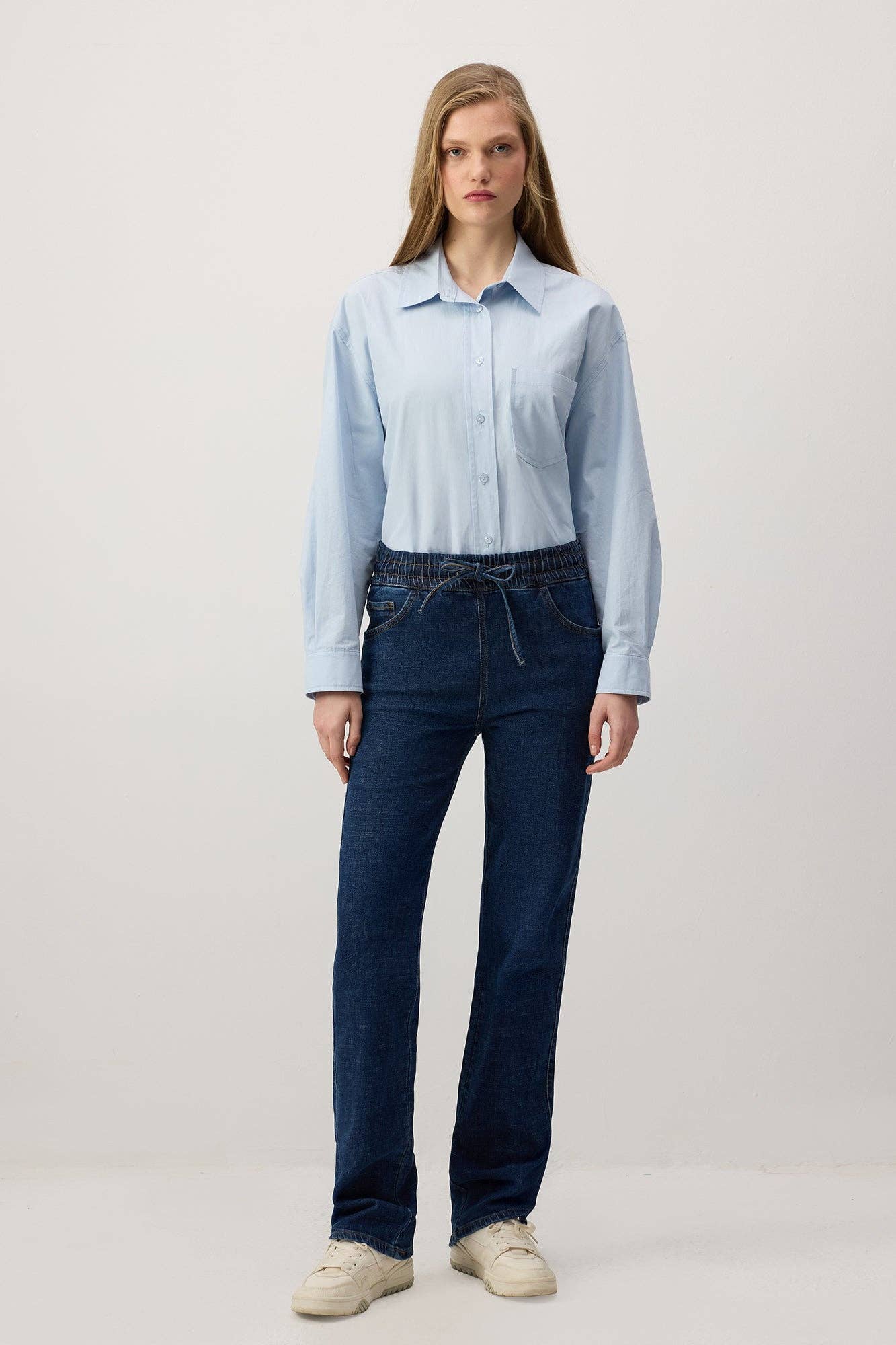 Pantaloni in denim con vita elasticizzata