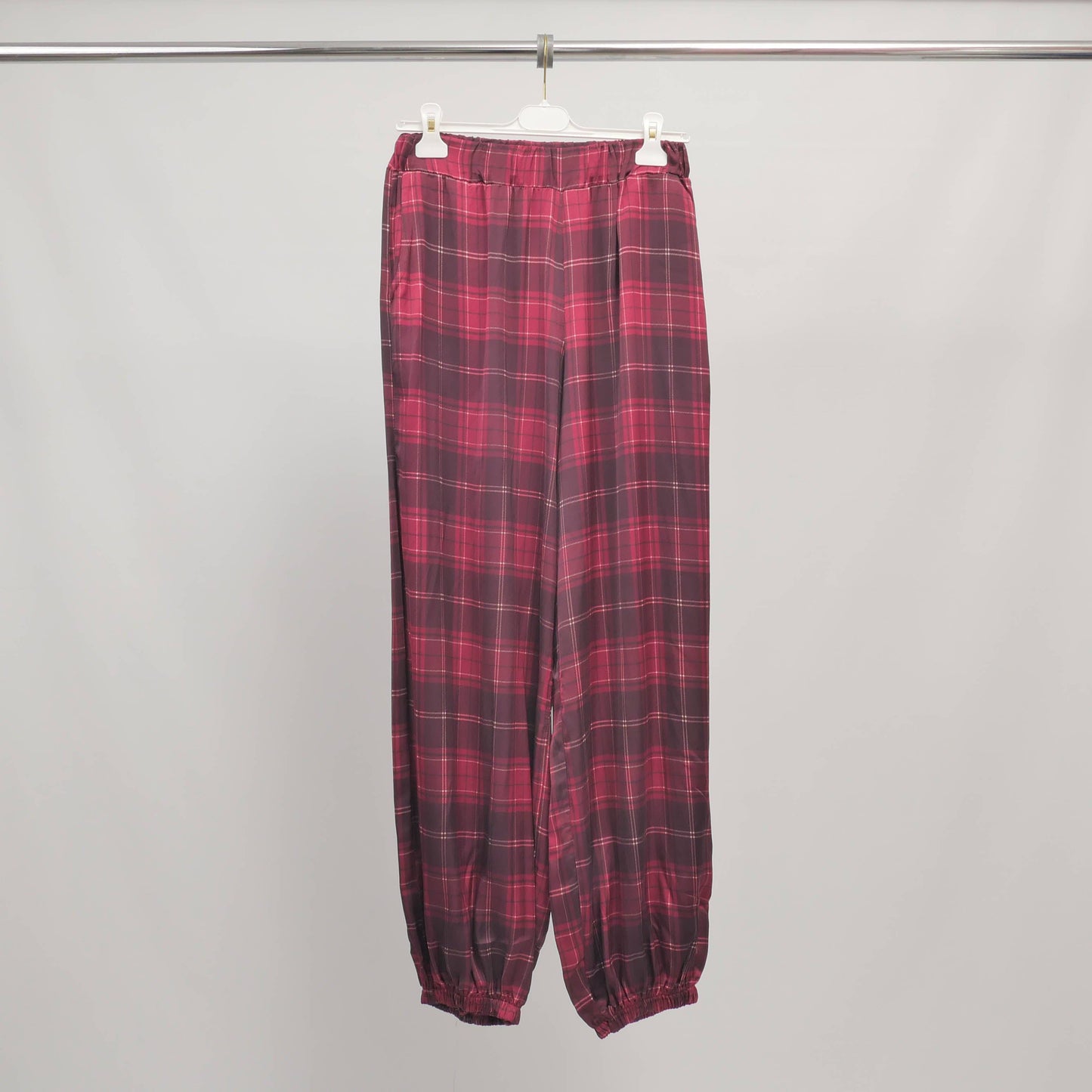 Pantaloni a quadri in viscosa con vita e fondo elasticizzati