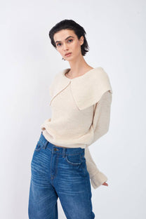 Maglione in maglia con maxi collo a scialle