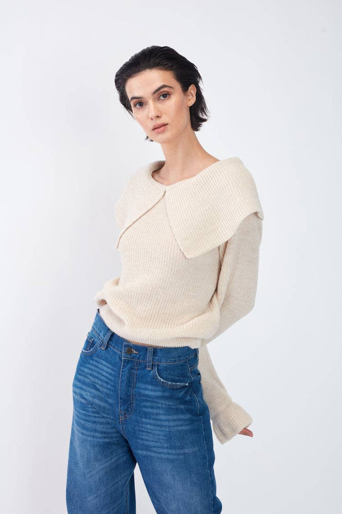 Maglione in maglia con maxi collo a scialle