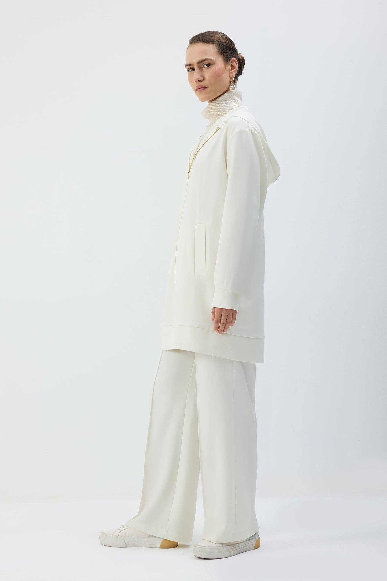 Giacca lunga con cappuccio e zip