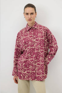 Camicia rosa a fantasia floreale dal fit comodo