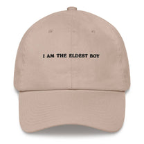 Cappellino ricamato "I Am The Eldest Boy" in cotone
