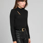T-shirt Amelle nera a collo alto con cut-out