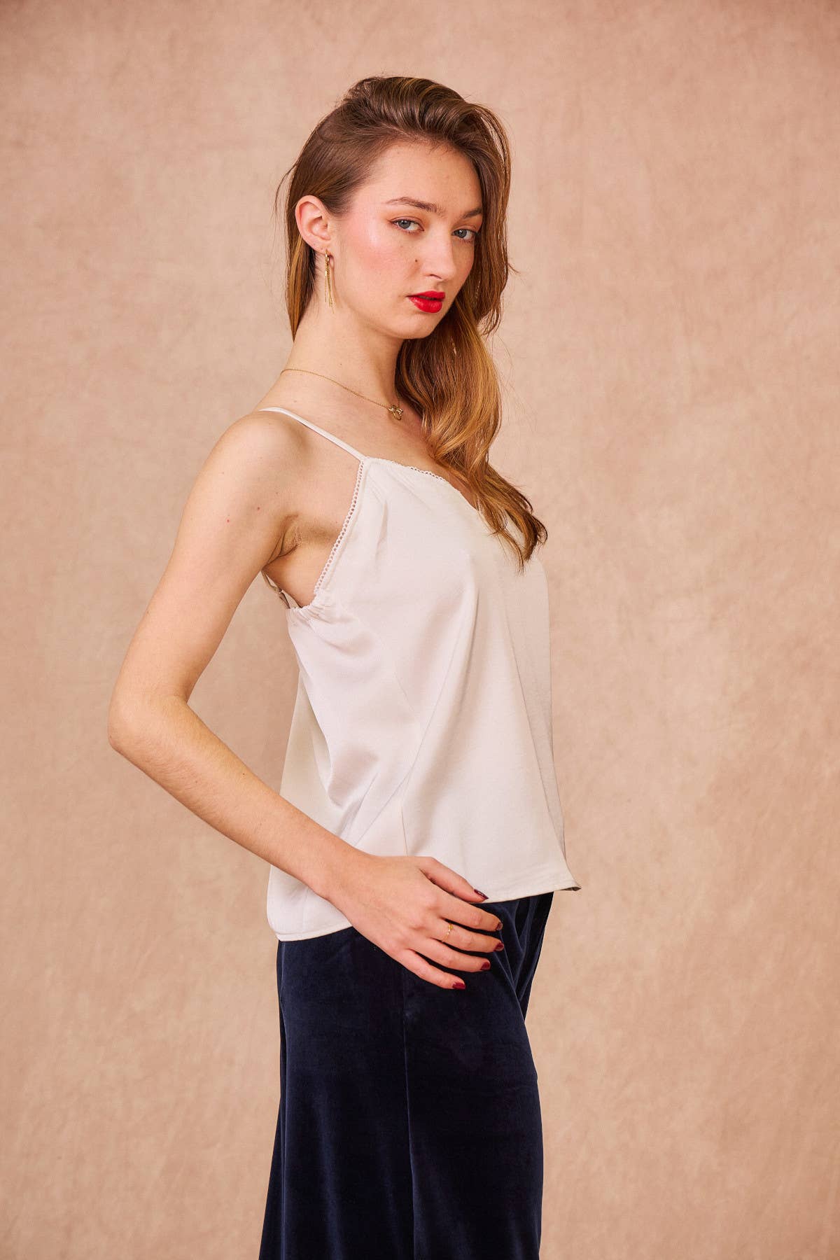 Top in raso con pizzo Faro