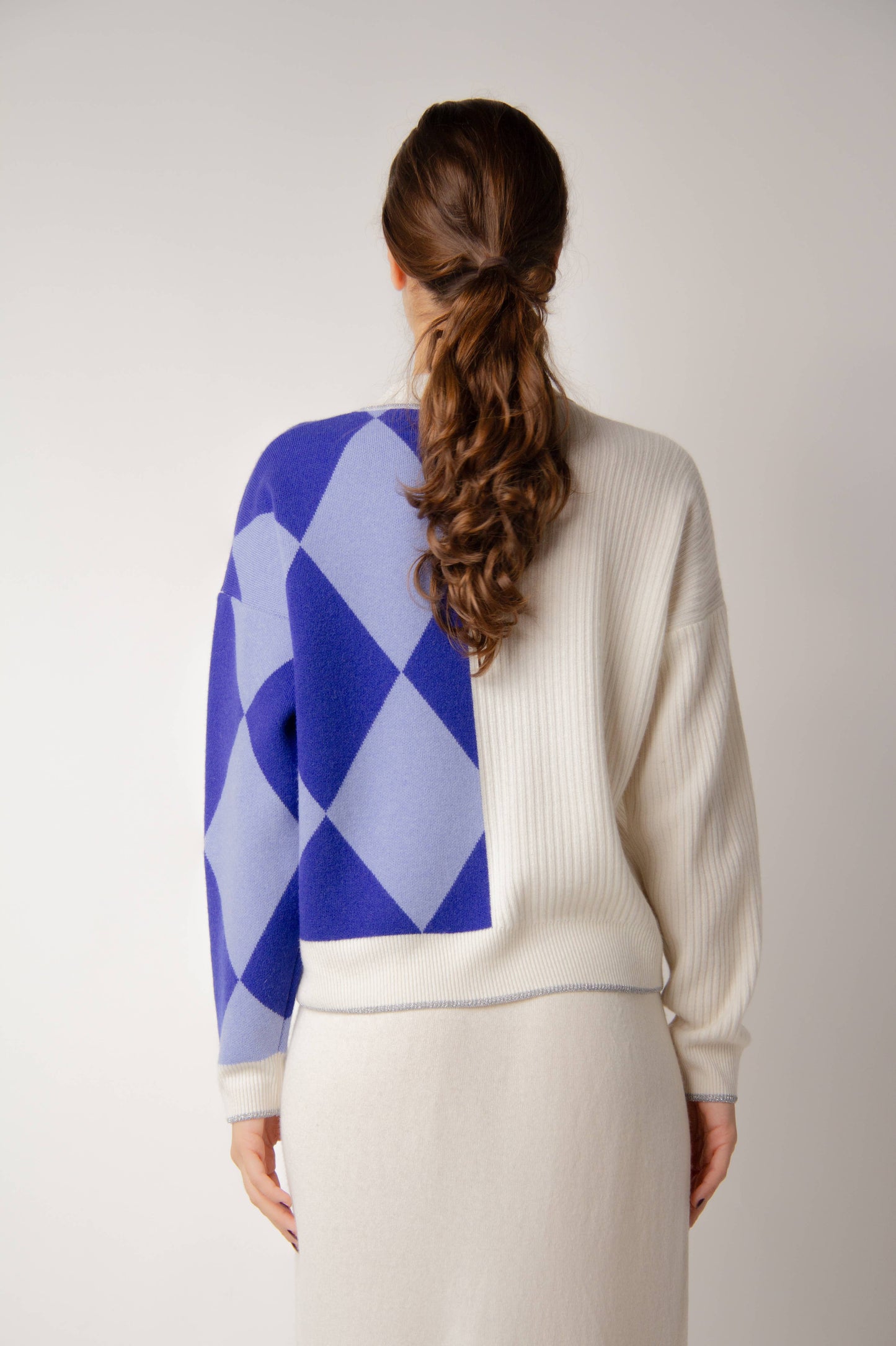 Maglione destrutturato in misto cashmere con intarsio a rombi