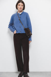 Cardigan in lana a maglia rasata con bottoni a contrasto