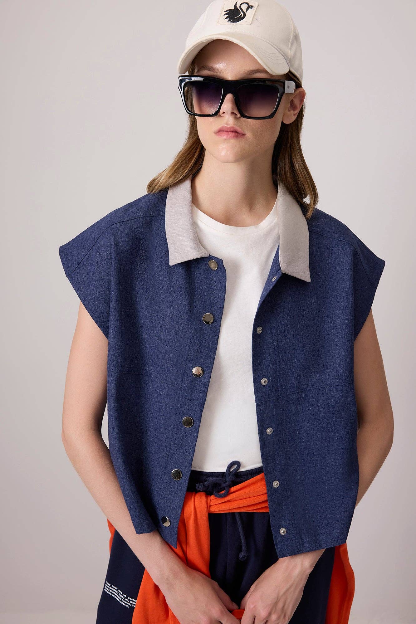 Gilet oversize in misto lino con colletto a contrasto
