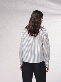 Blusa classica a righe in cotone