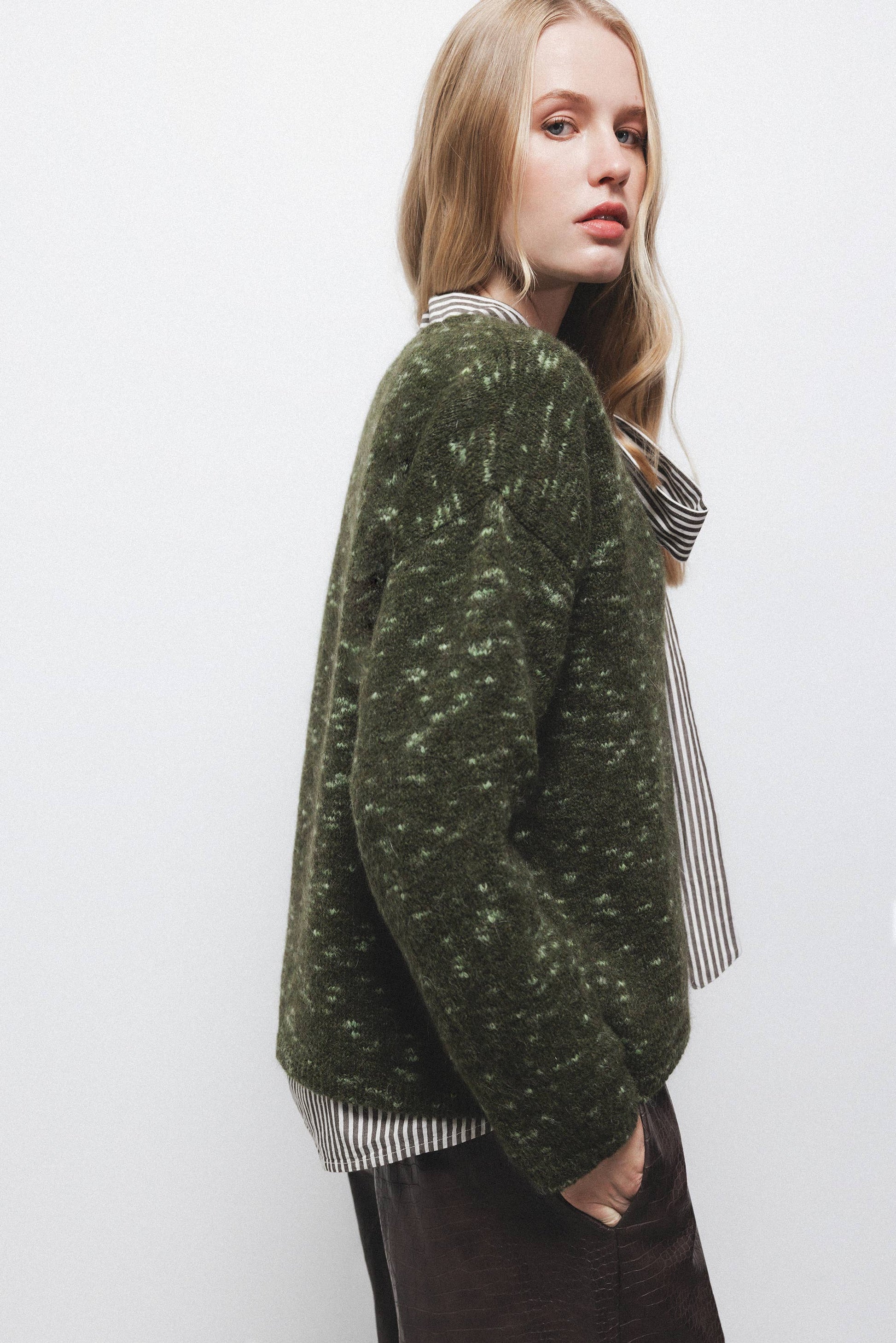 Maglione in maglia rasata con scollo a V