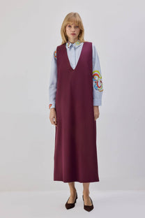 Abito pinafore lungo con scollo a V