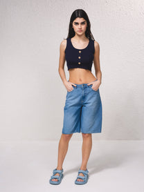 Top corto in maglia a costine con bottoni