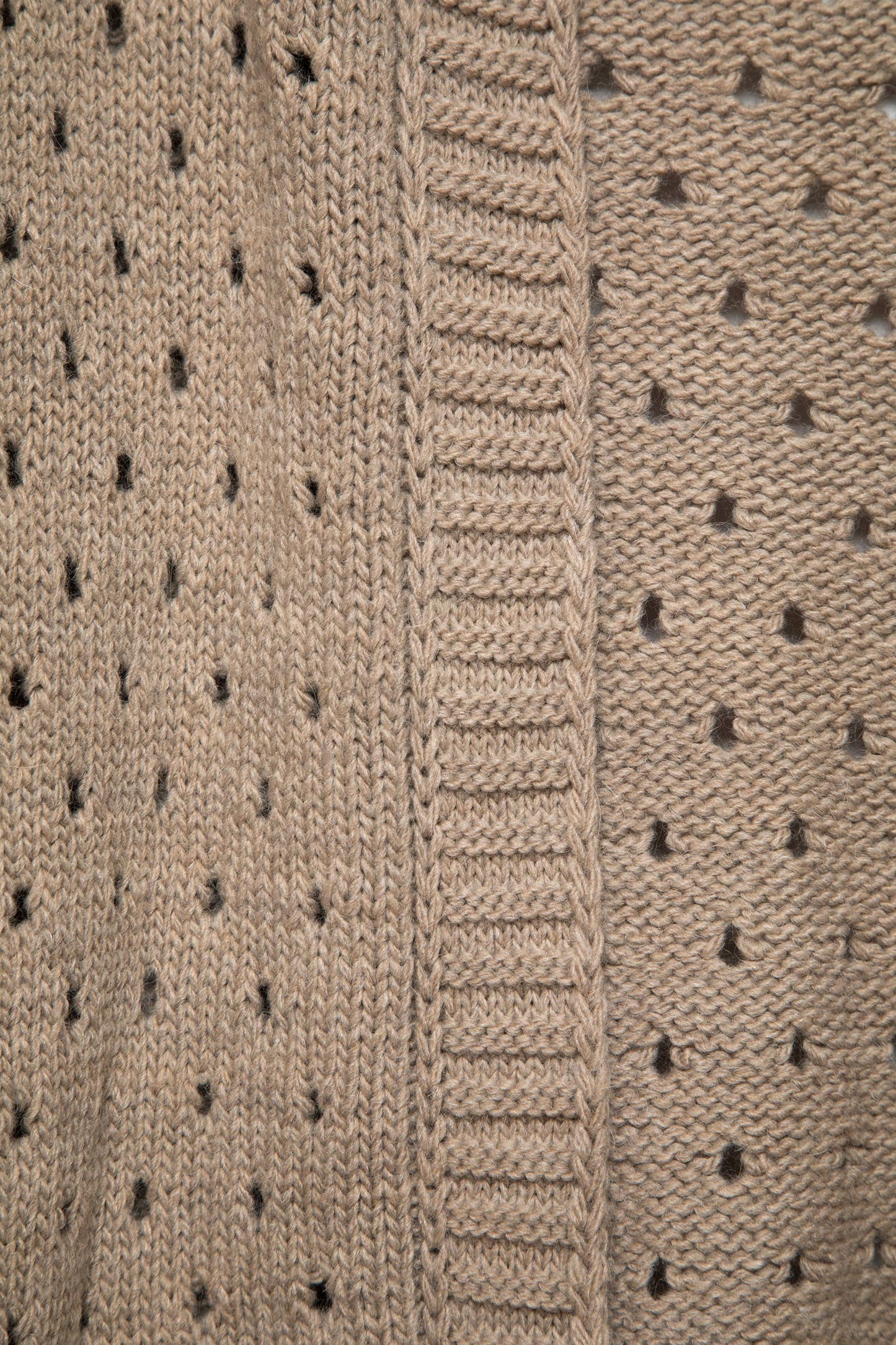 Cardigan in Maglia Strutturata Traforata
