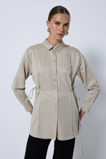 Camicia in raso con lacci laterali