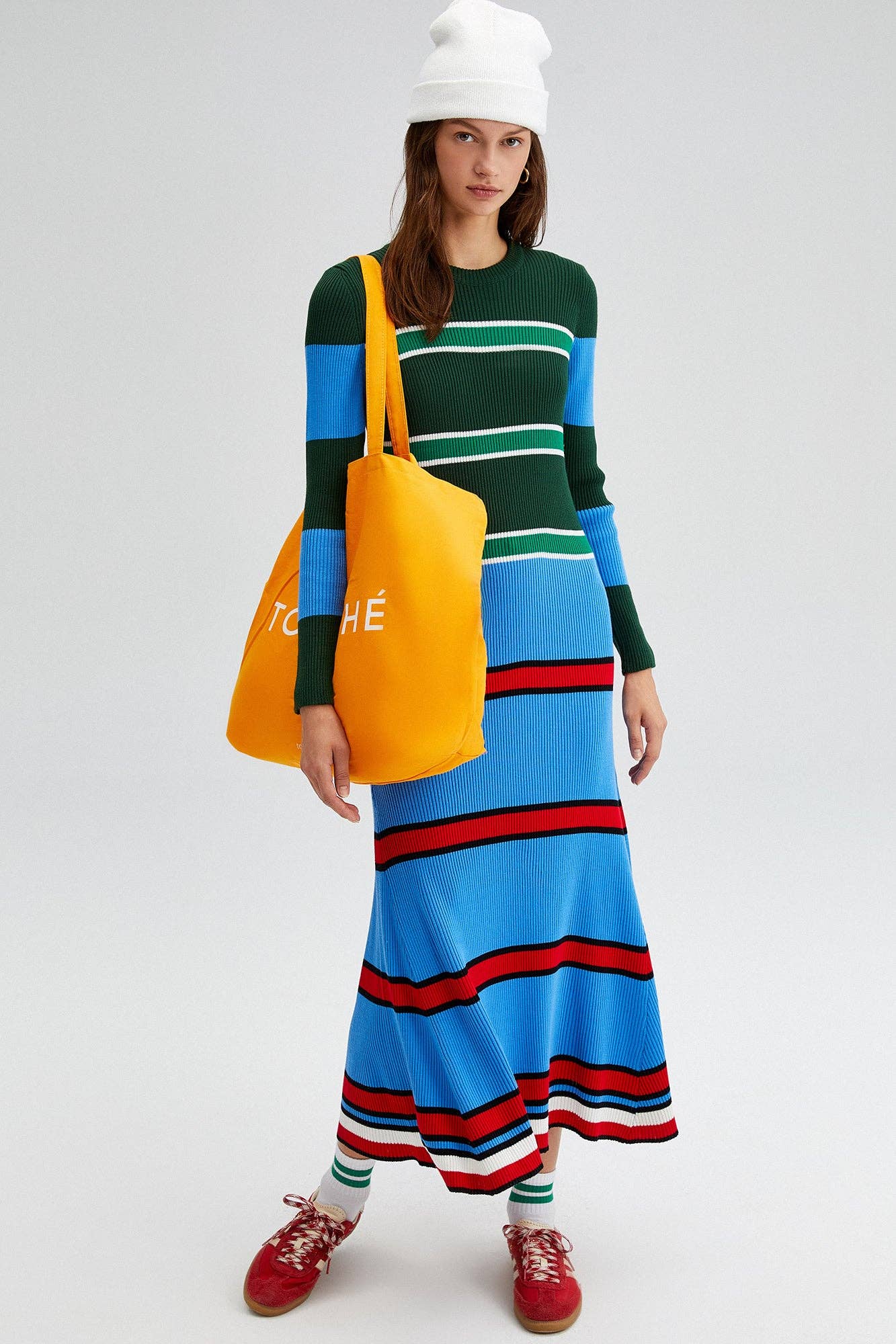 Abito lungo in maglia a righe multicolore