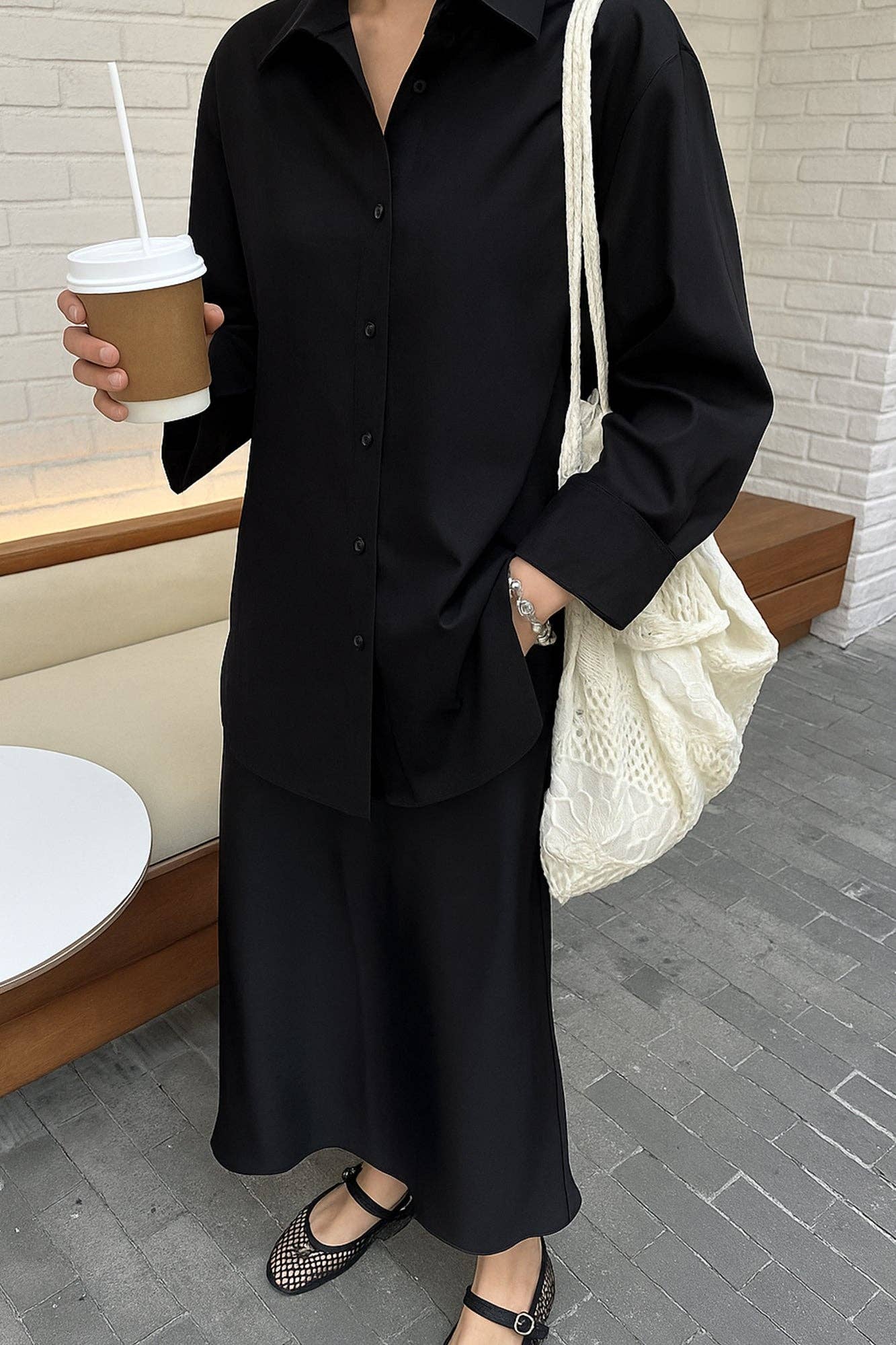 Camicia oversize nera dalla vestibilità comoda