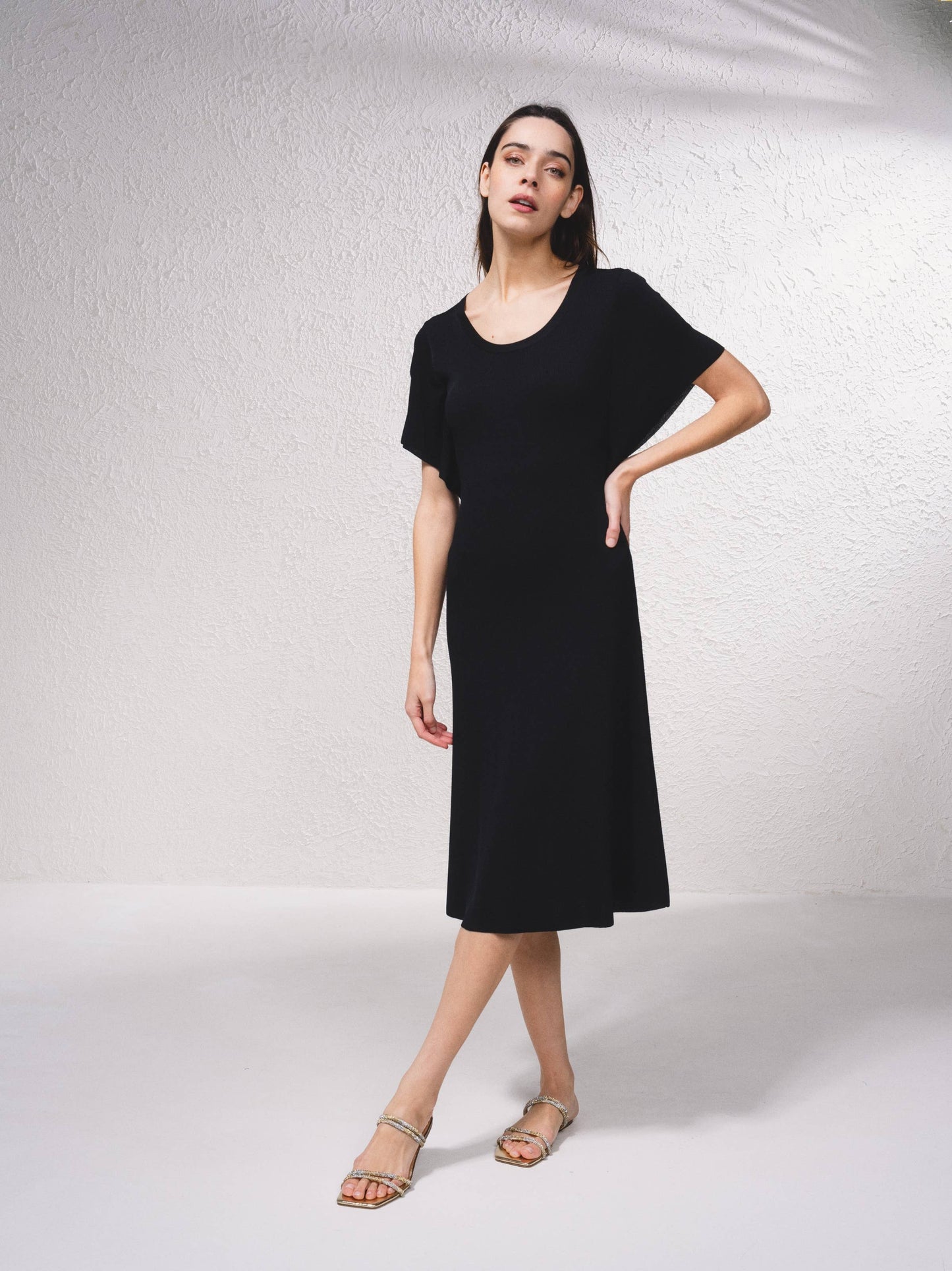 Abito midi in maglia a coste con maniche fluide