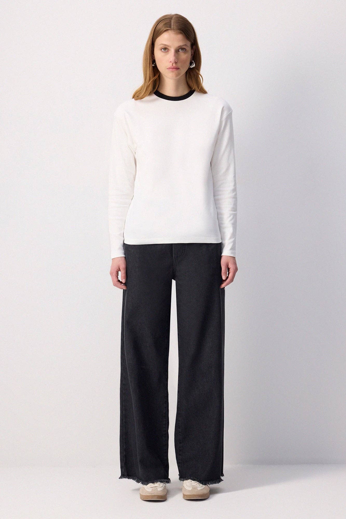 T-shirt a manica lunga in cotone con collo a costine