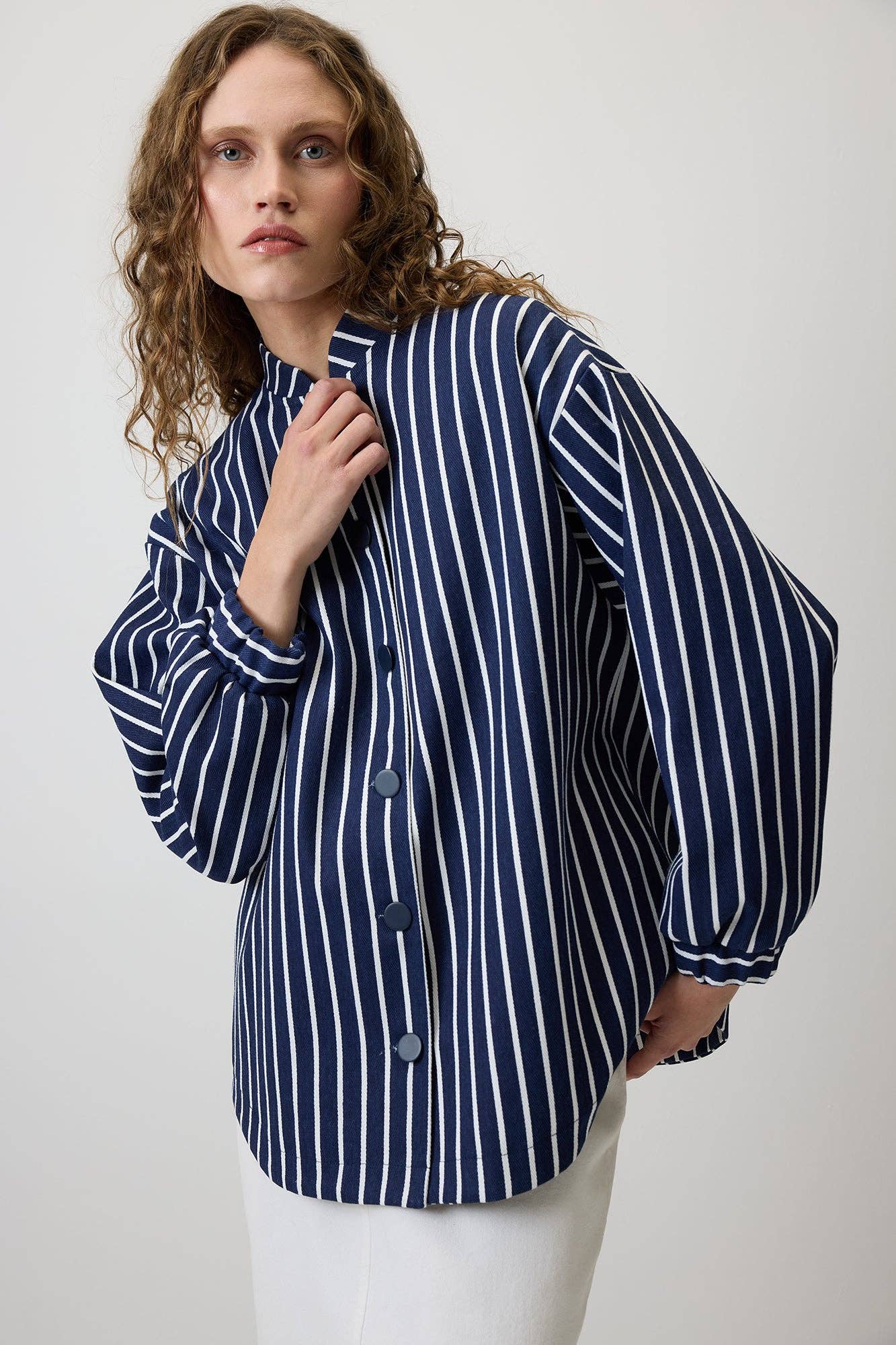 Giacca in gabardine a righe blu navy