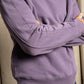 Felpa girocollo viola con maxi stampa sul retro