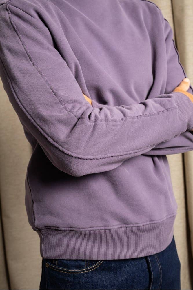 Felpa girocollo viola con maxi stampa sul retro