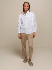 Blusa in cotone con maniche ricamate