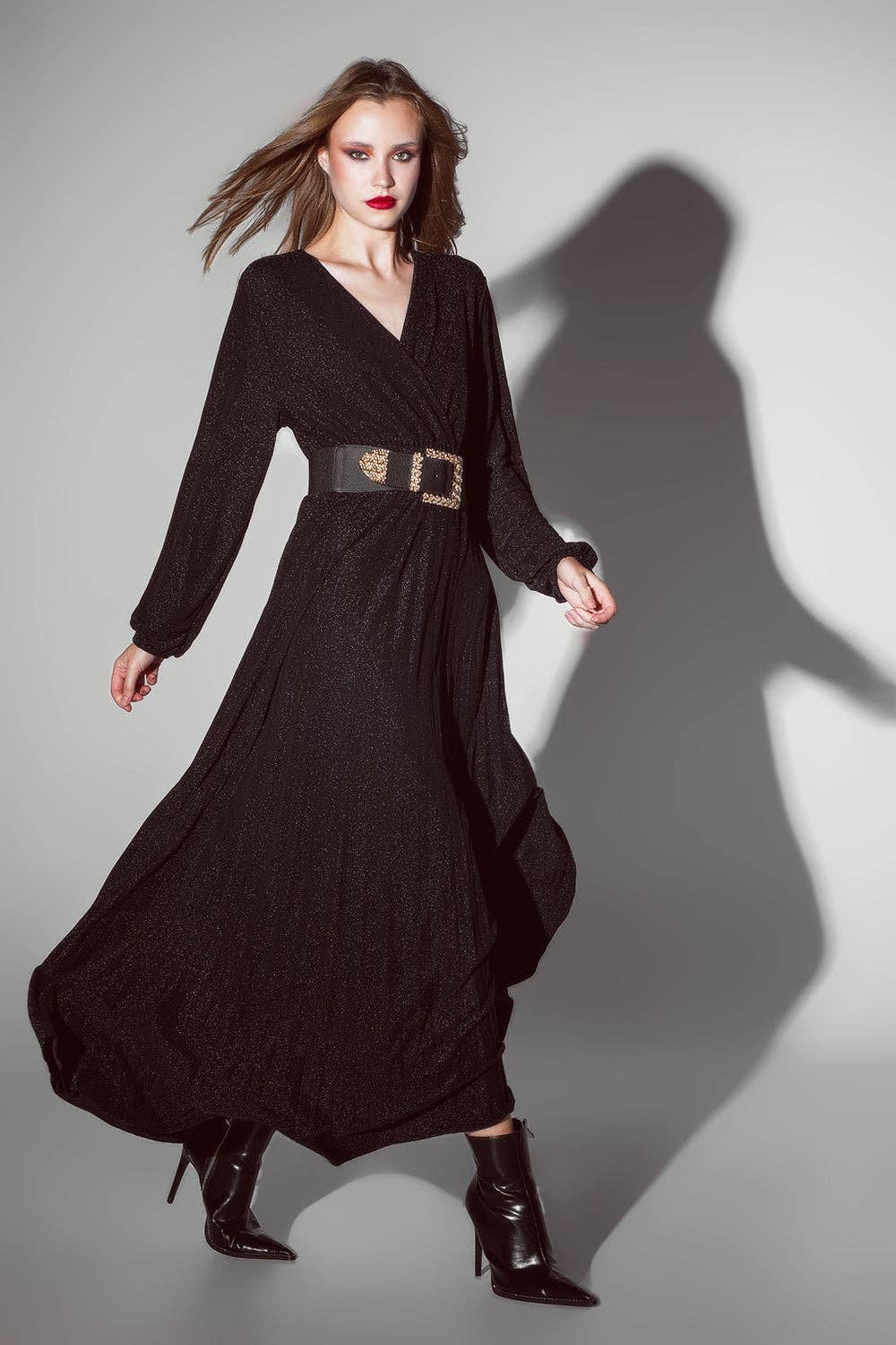 Abito lungo nero in lurex con scollo a V e cintura