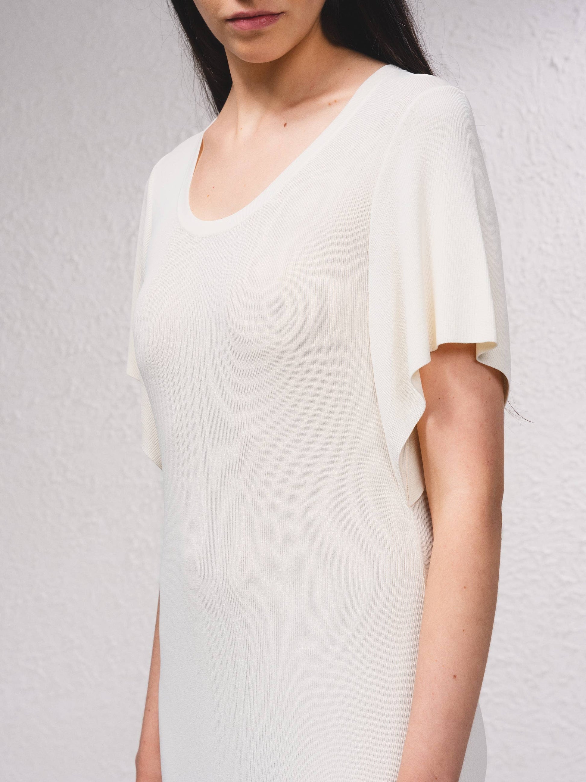 Abito midi in maglia a coste con maniche fluide