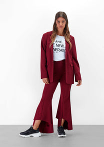 T-shirt “Siamo la nuova generazione” con stampa e borchie