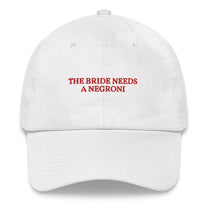 Cappellino ricamato “The Bride Needs a Negroni”