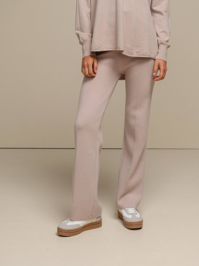 Pantaloni a zampa in maglia morbida da donna