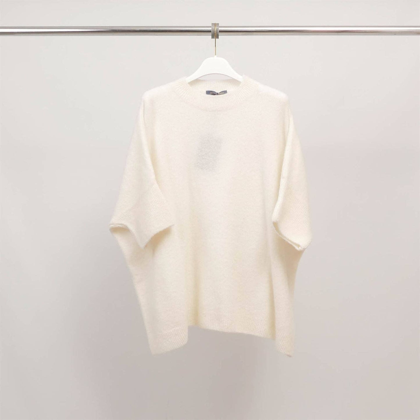 Maglione oversize in maglia soffice a maniche corte