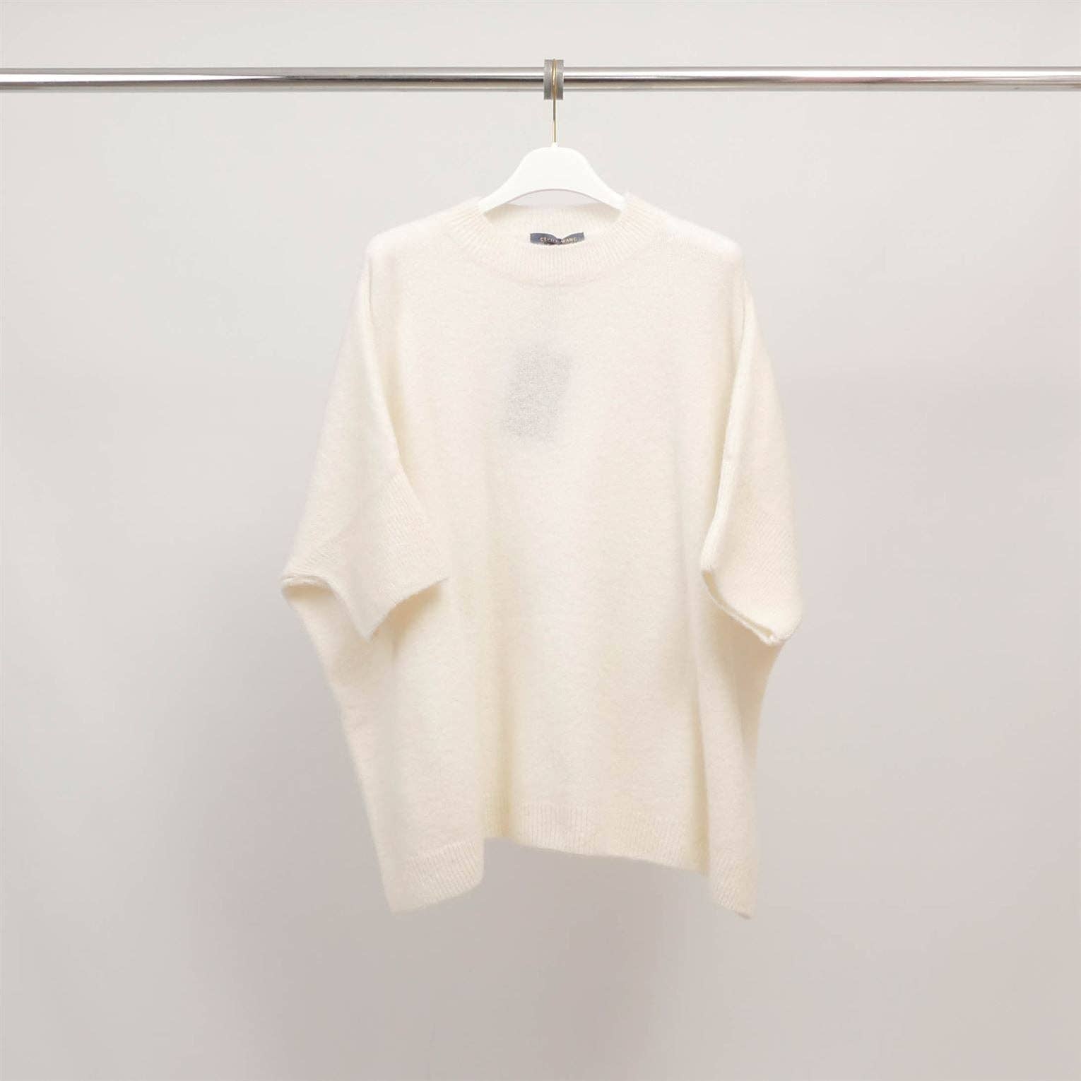 Maglione oversize in maglia soffice a maniche corte